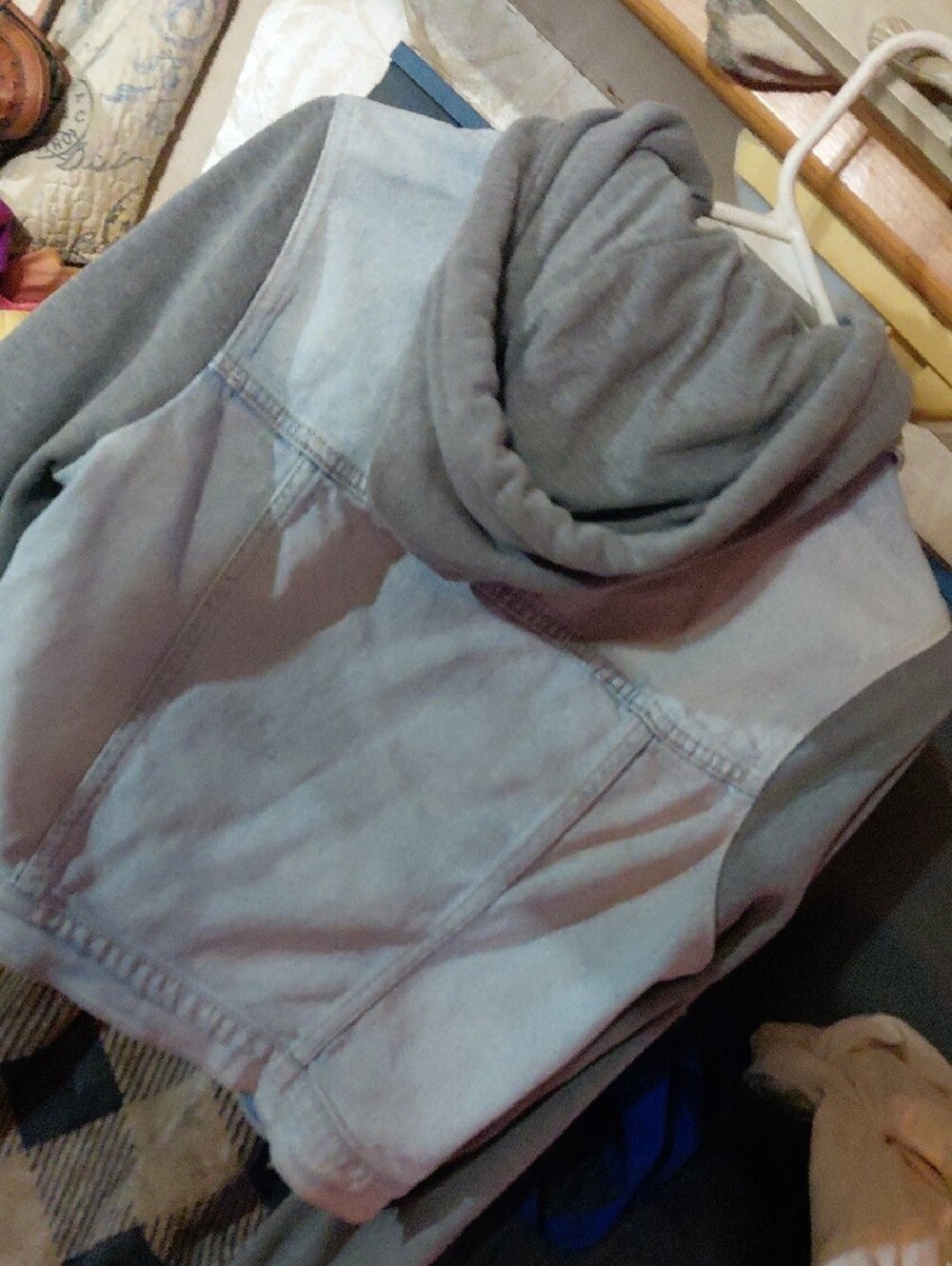 Hollister Light Blue Denim Jacket with Gray Label Detail - Picture 4 of 4